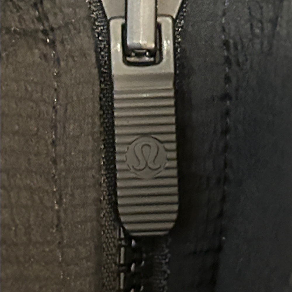 Lululemon Non-Stop Bomber *Reversible in Black size 10 - Picture 12 of 13